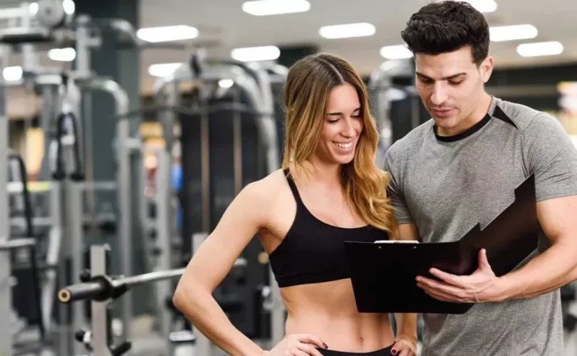 personal trainer working