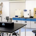 Zaawansowane mieszalniki laboratoryjne do wysokiej lepkości: budowa, zastosowania i trendy rynkowe